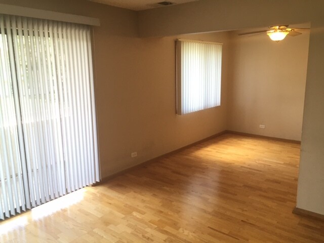 Building Photo - 3000 Bayside Dr