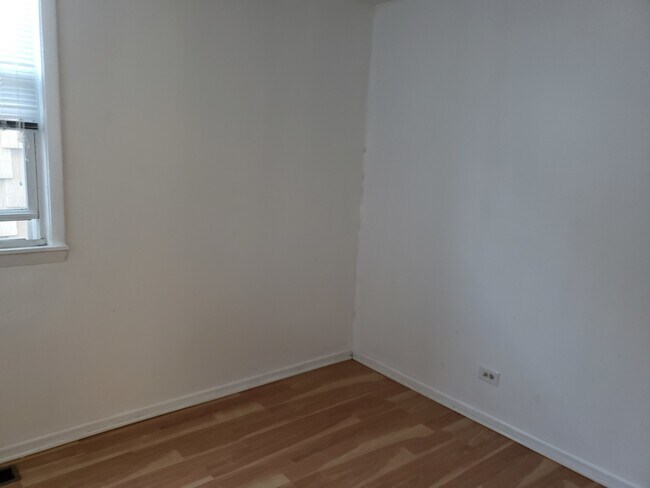 Foto del edificio - 1620 W 32nd Pl