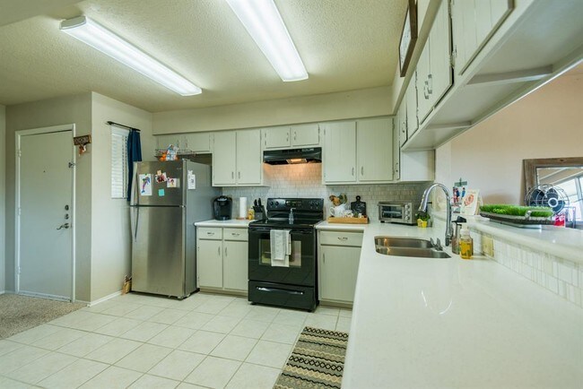 Building Photo - 14515 Wunderlich Dr