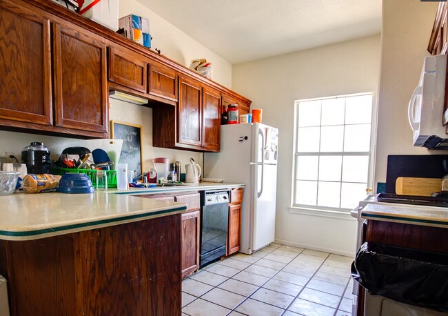 Foto del edificio - 1609 Wood Ave