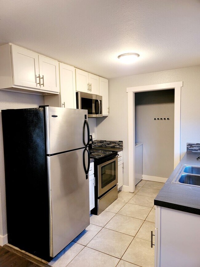 Foto del edificio - G St. 4Plex