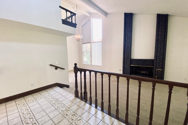 Foto del edificio - 1592 Rosewood St