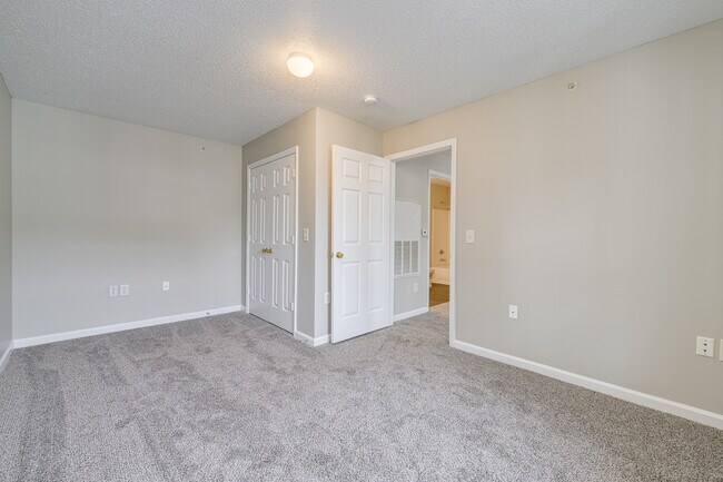 Dormitorio 1x1 - The Oaks at Brier Creek