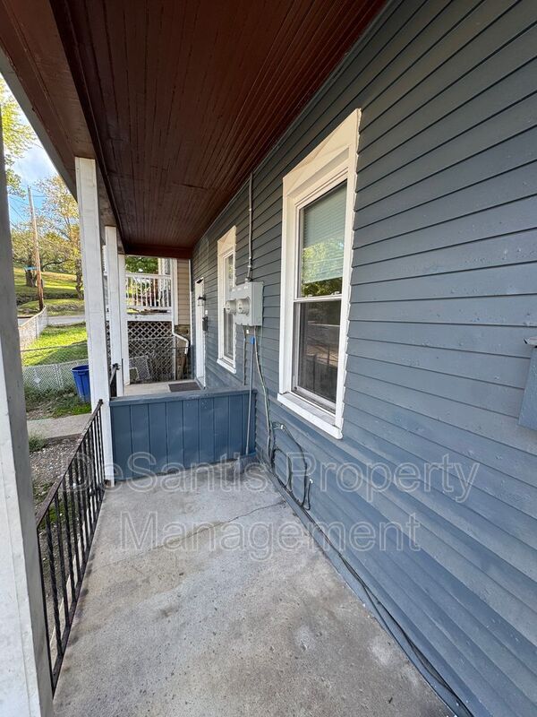 Foto del edificio - 826 Wallbridge West End St