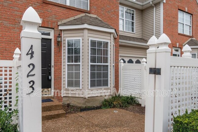 Foto del edificio - 423 Compton Ln