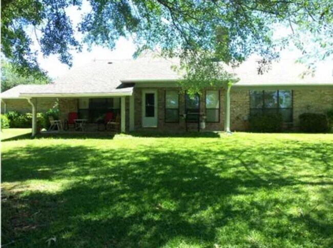 Foto del edificio - Spacious 3BR House in Byram