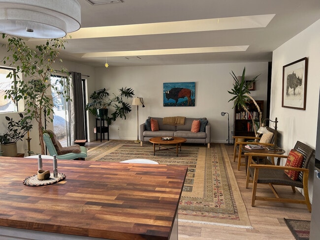Open floor plan - 1926 White Cloud Ln