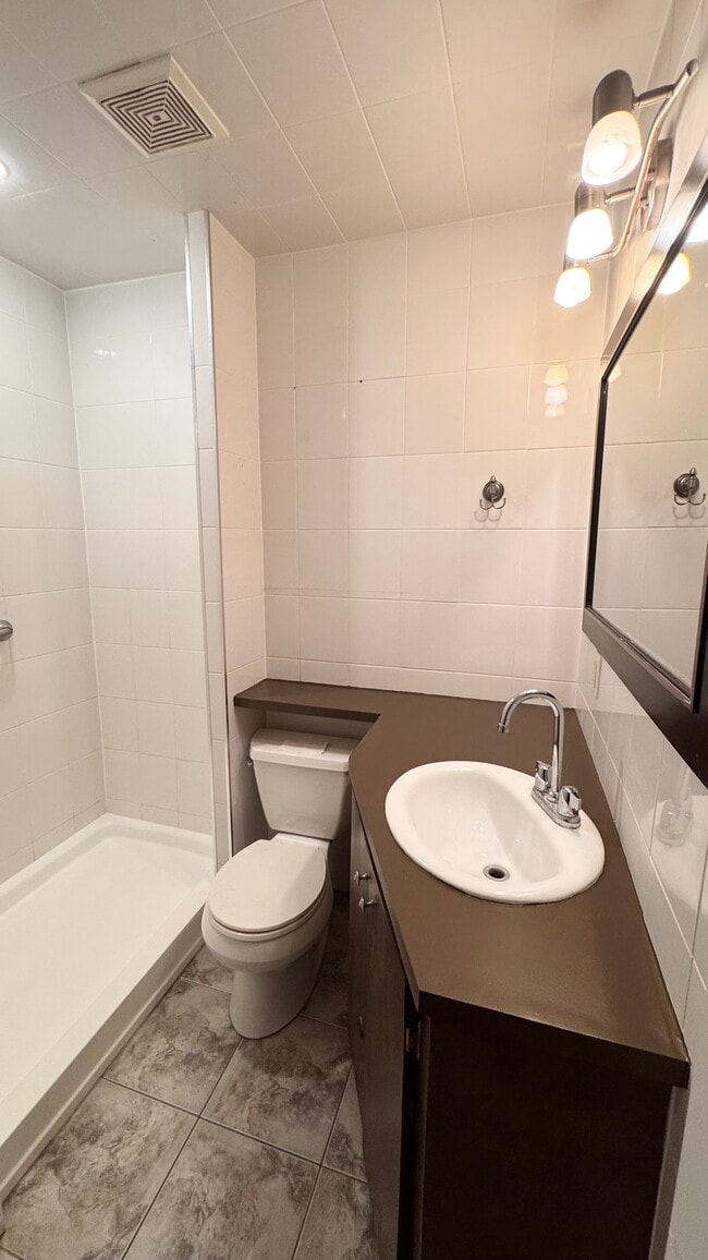 Photo du bâtiment - 11 Devitt Av S