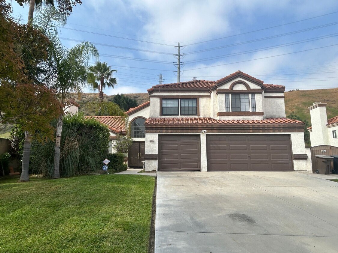 Foto principal - Spacious 4 Bedroom, 3 Bathroom Home in Rec...