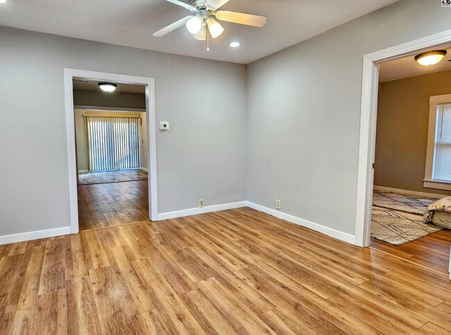Foto del edificio - 713 E 6th Ave