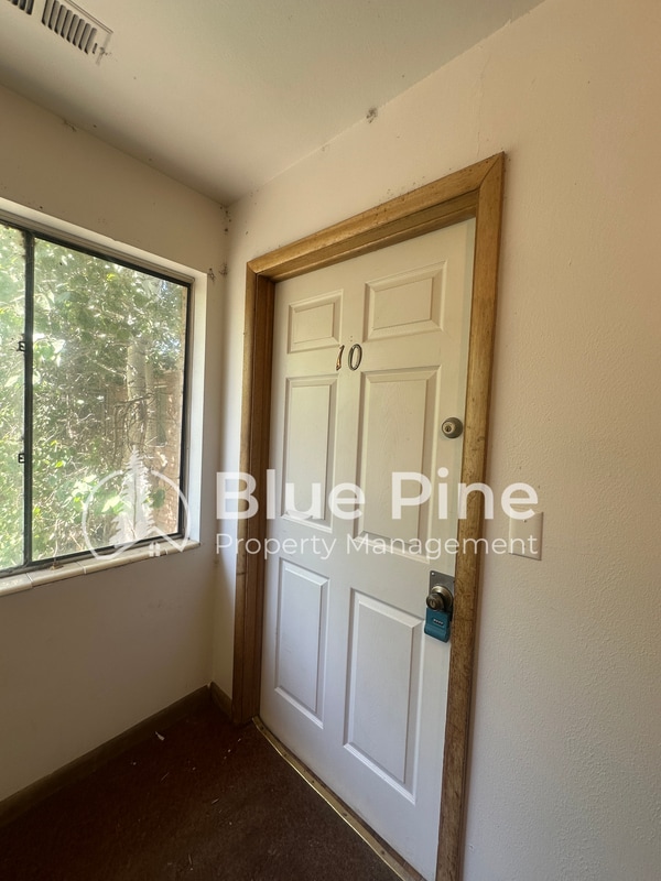 Foto del edificio - 350 S Ridge Ave