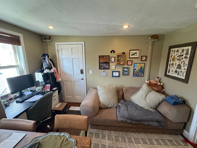 Photo - 735 Somerville Ave Apartment