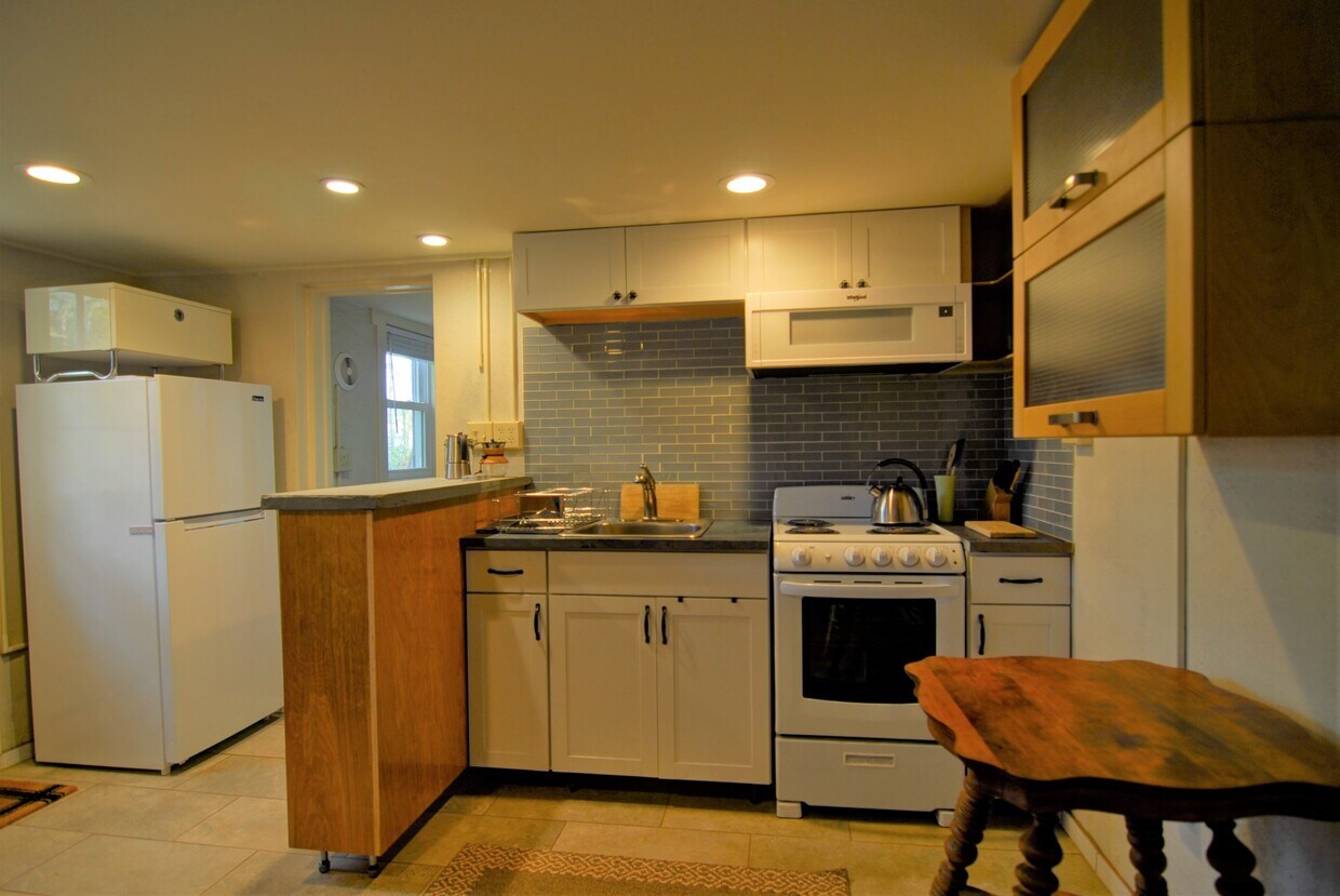 308 13th St NE Unit Basement apartment, Charlottesville, VA 22902 Apartments in