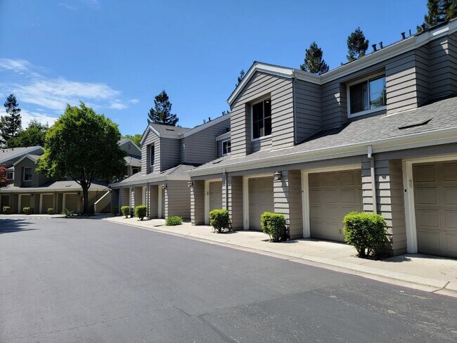 Foto del edificio - 1615 Parkview Green Cir