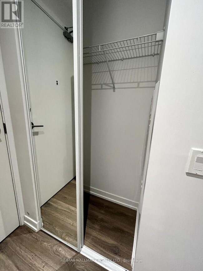 Building Photo - 5 Buttermill Ave.