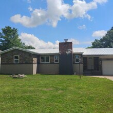 Building Photo - 3006 E Gasconade St