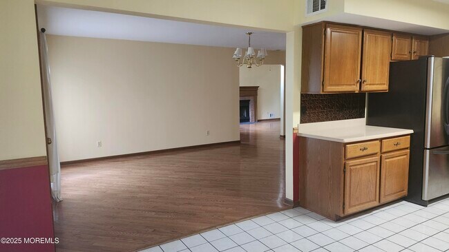 Building Photo - 26 White Swan Way
