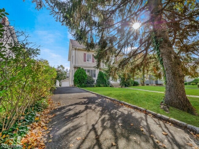 Foto del edificio - 150 Fairview Ave
