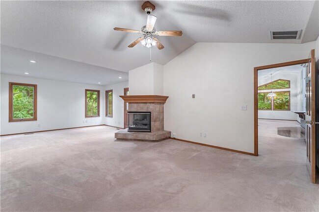Building Photo - 5 Ellesmere Ln