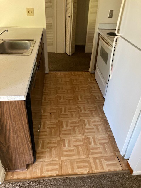 Foto del edificio - 21761 Hillside Dr