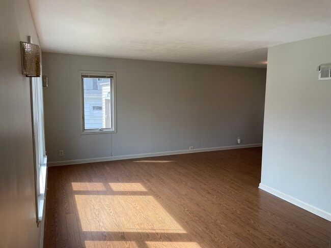 Living Room - 1328 Rust St