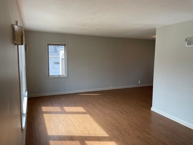 Sala de estar - 1328 Rust St