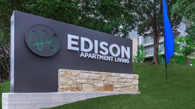 Building Photo - 4711 E Riverside Dr