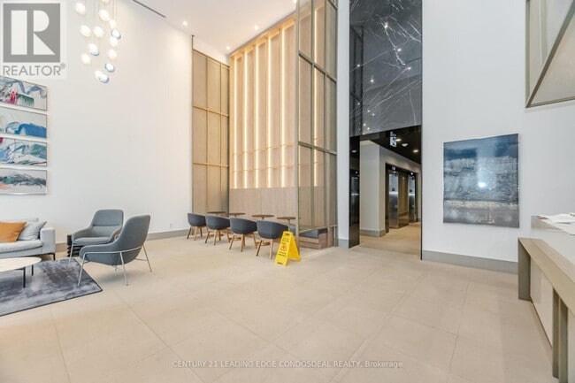 Building Photo - 430-4430 Square One Dr