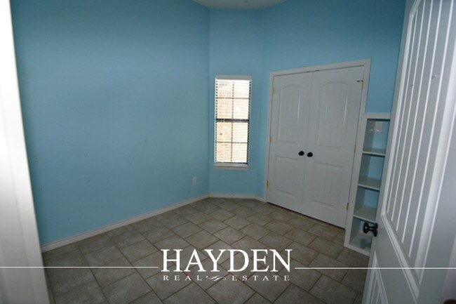 Building Photo - 318 Cactus Valley