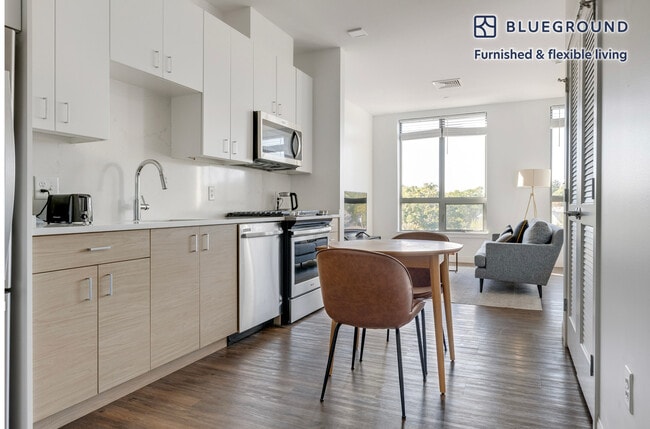 Building Photo - 845 Washington St