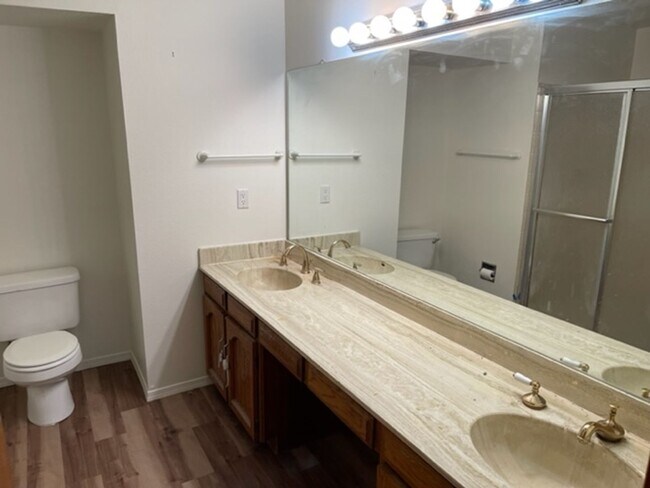 Foto del edificio - 2101 White Cloud St NE