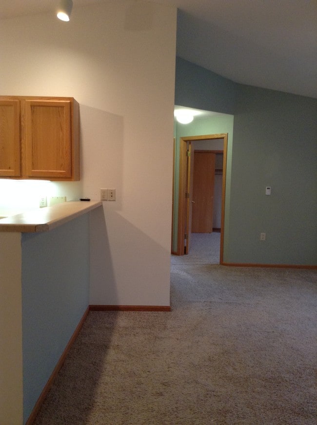 Building Photo - 347 Starkweather Dr