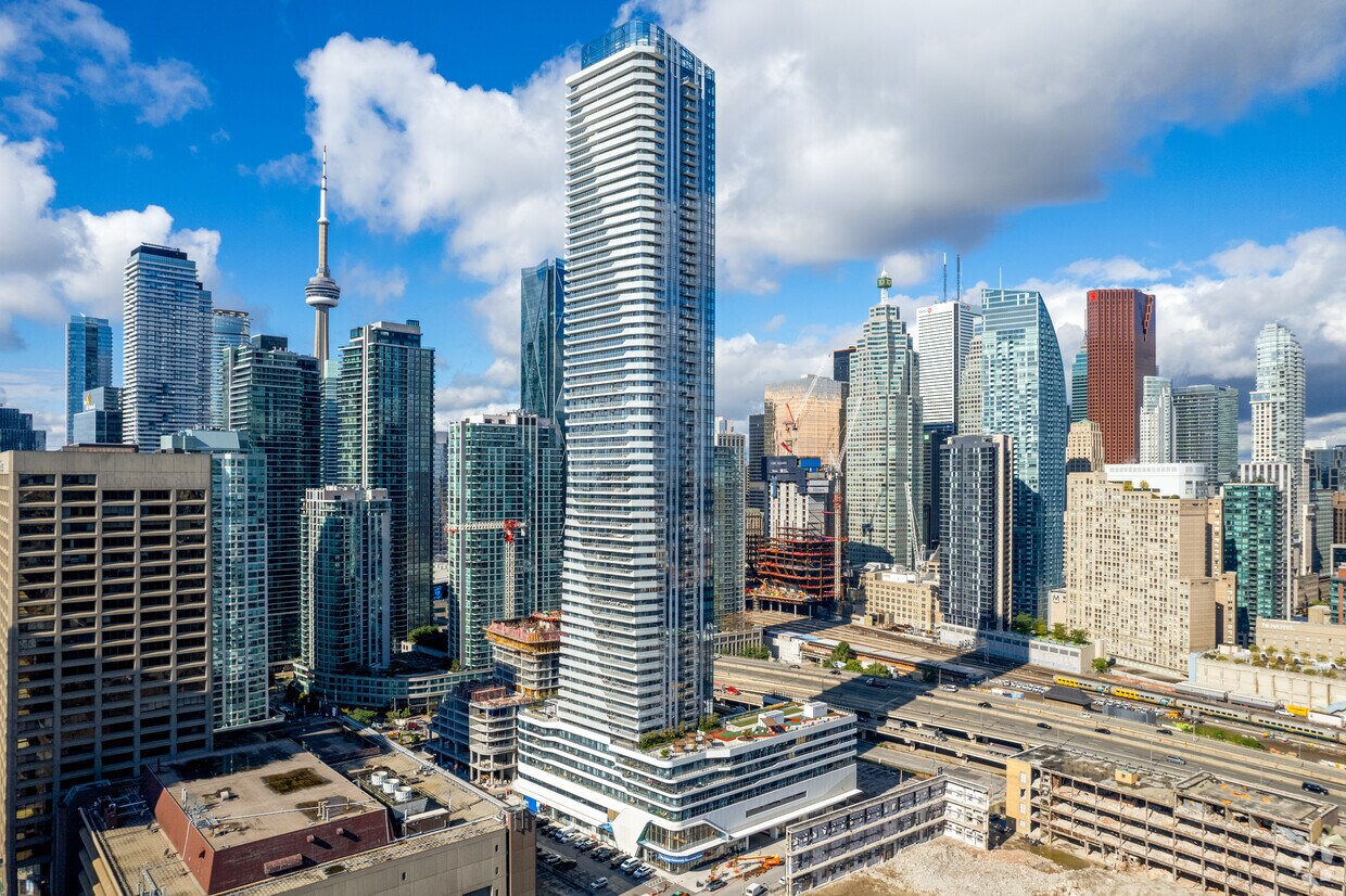 Primary Photo - Tower 2