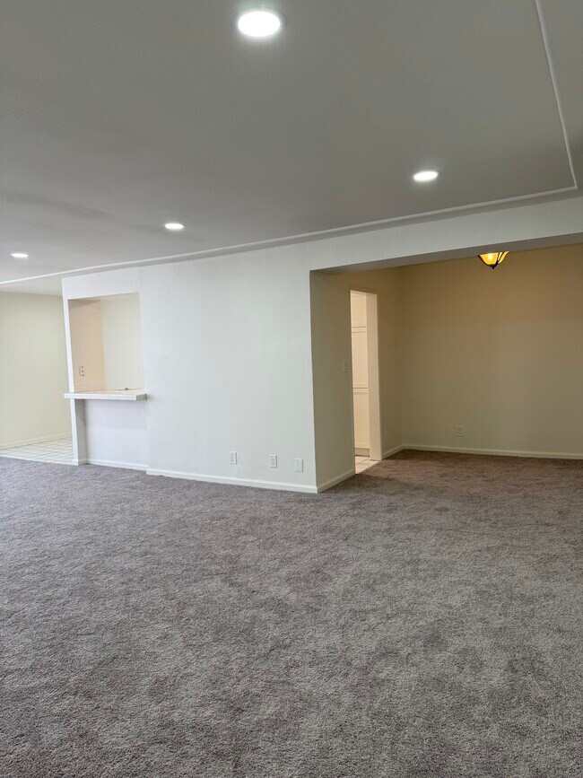 Building Photo - 5050 Coldwater Canyon Ave