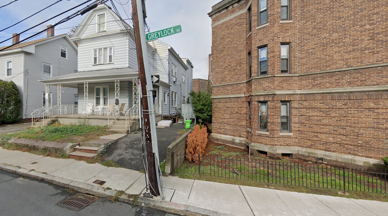 Building Photo - 28 Greylock Rd