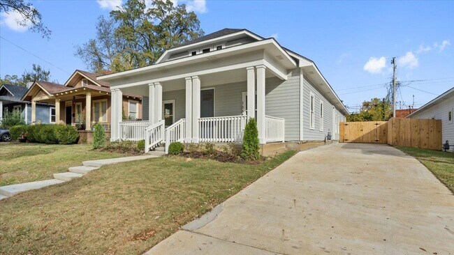 Building Photo - 1068 Bruce St
