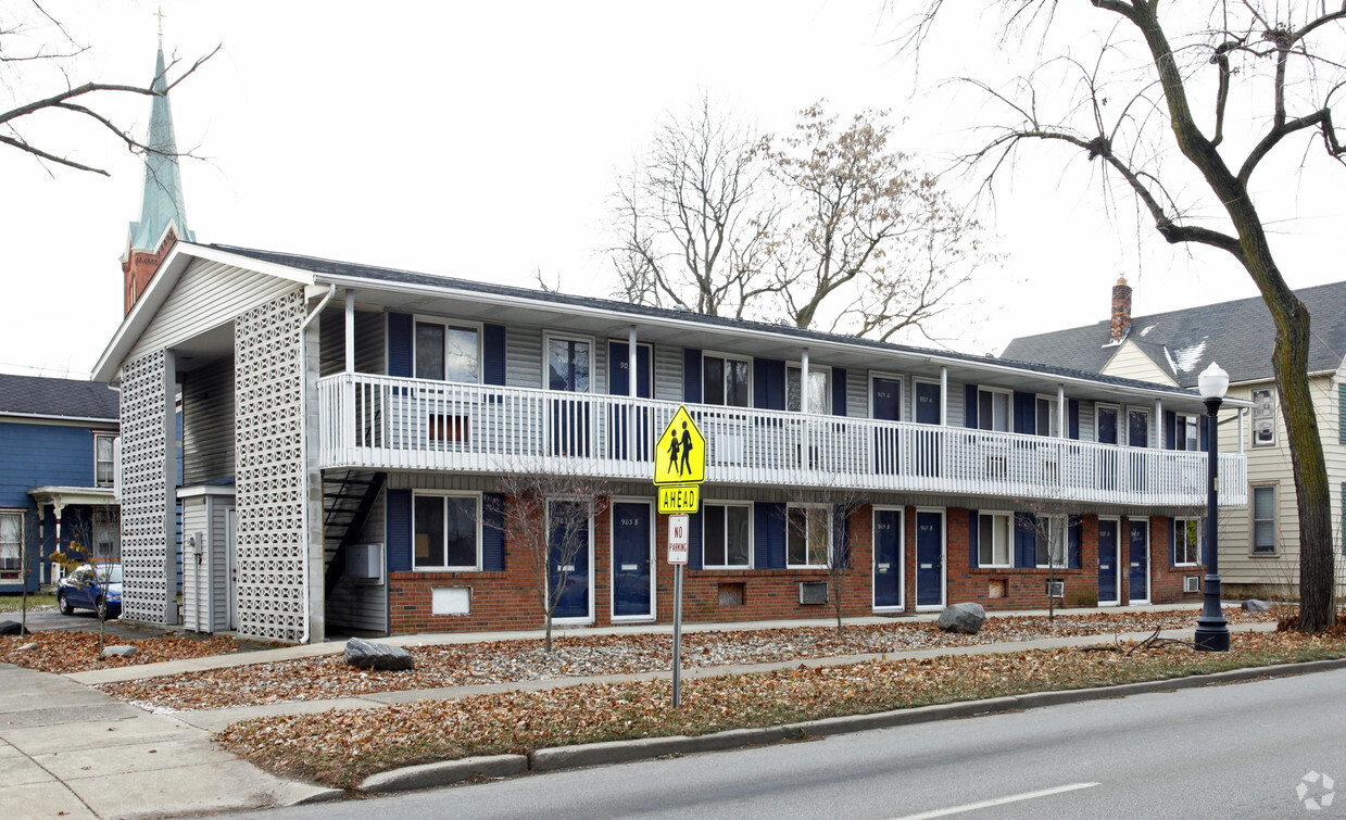 Primary Photo - 909 W Washington Blvd