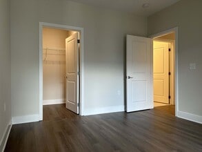 Interior Photo - The Rae