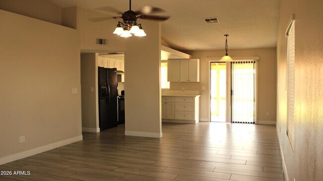 Foto del edificio - 5425 N 74th Dr