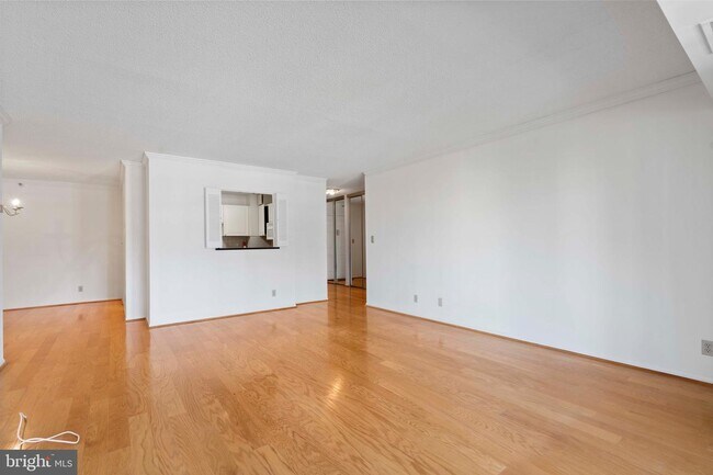 Foto del edificio - 1600 N Oak St