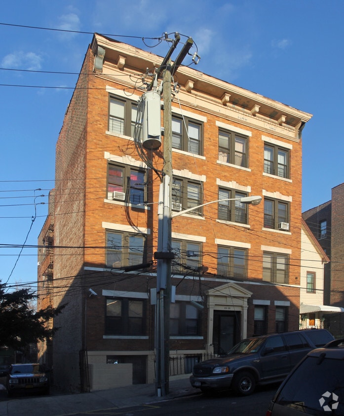 Building Photo - 23-25 Cortlandt St