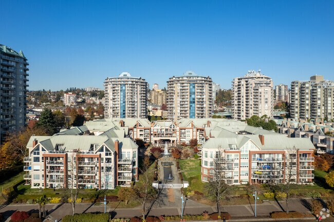 Building Photo - Tiffany Shores