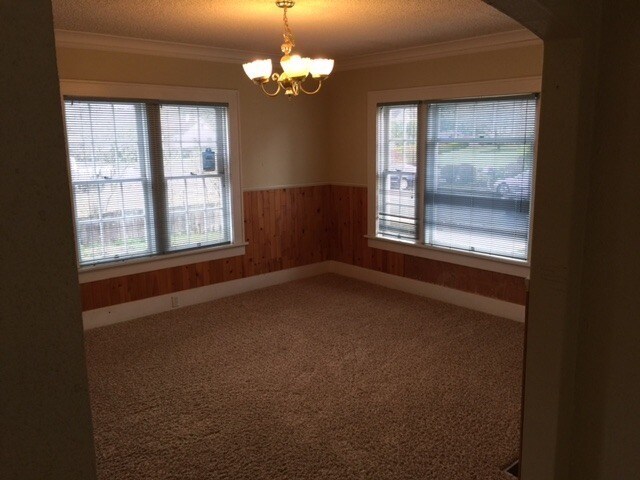 Foto del edificio - Across from Reser 5 bedroom 2 Bath Home