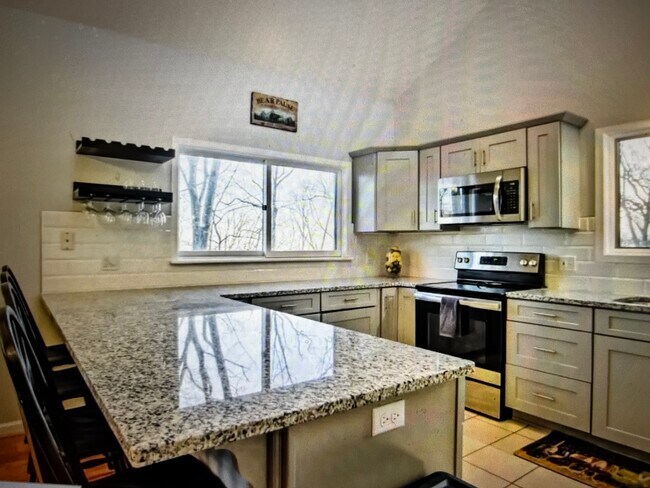 Building Photo - 436 Blackrock Dr