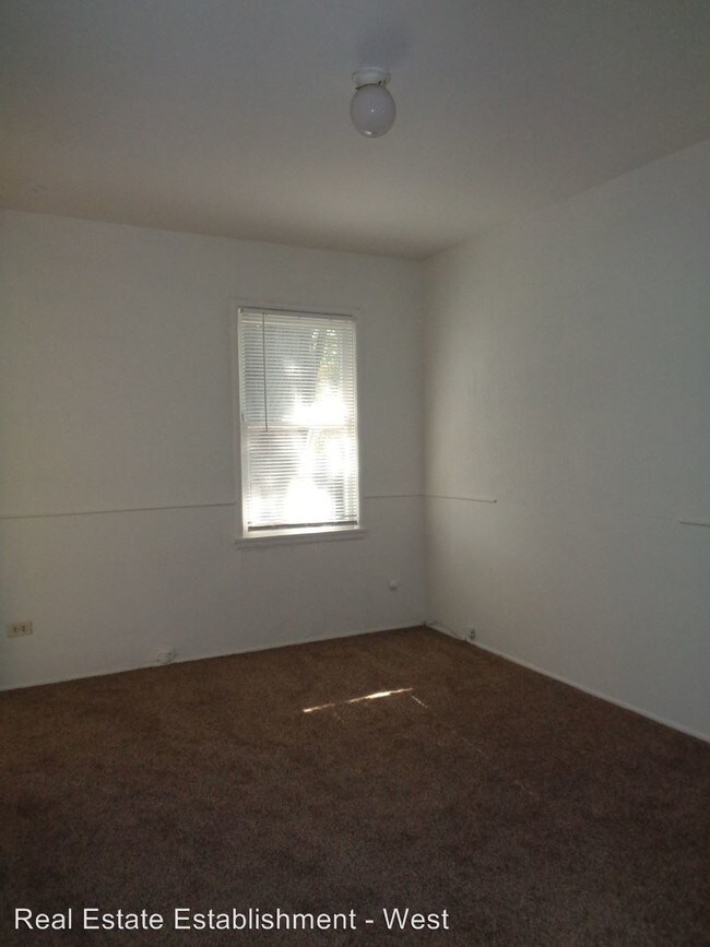 Building Photo - 12880 Shackelford Ln