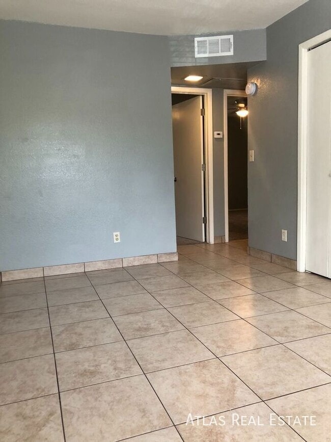 Building Photo - 111 N Phyllis-201