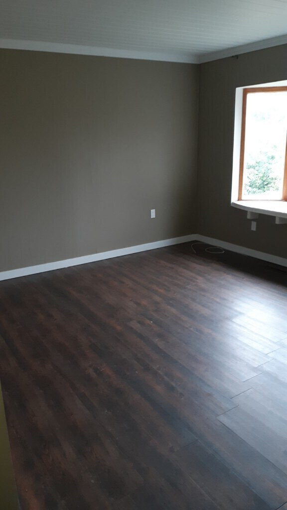 Building Photo - 3 Bed 1.5 Bath Unit in Blackfalds, AB
