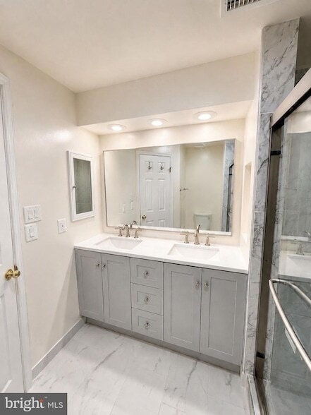 Building Photo - 7717 Lafayette Forest Dr