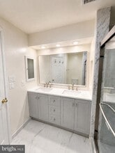 Building Photo - 7717 Lafayette Forest Dr
