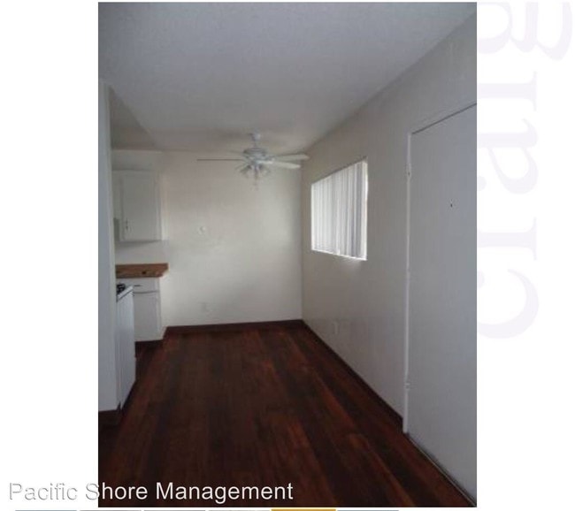 Building Photo - 330 N 1st St